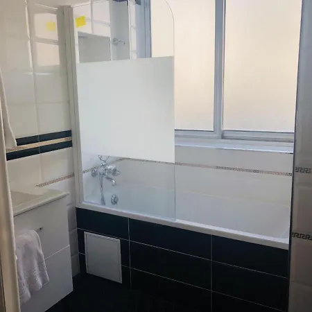Kyriad Direct Centre Gare 2*