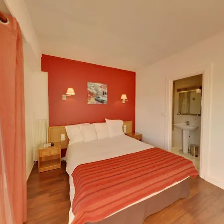 Kyriad Direct Centre Gare 2*