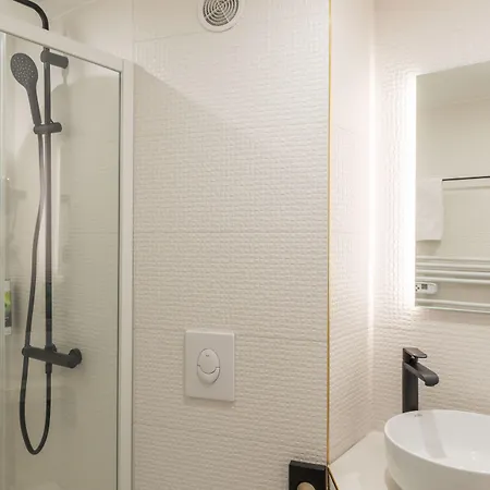 Hotel Kyriad Direct Centre Gare 2*