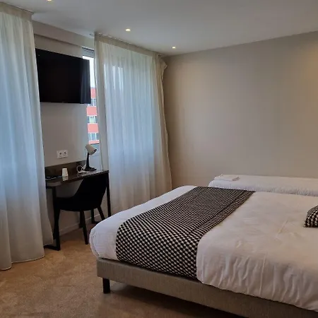 Hotel Kyriad Direct Centre Gare 2*